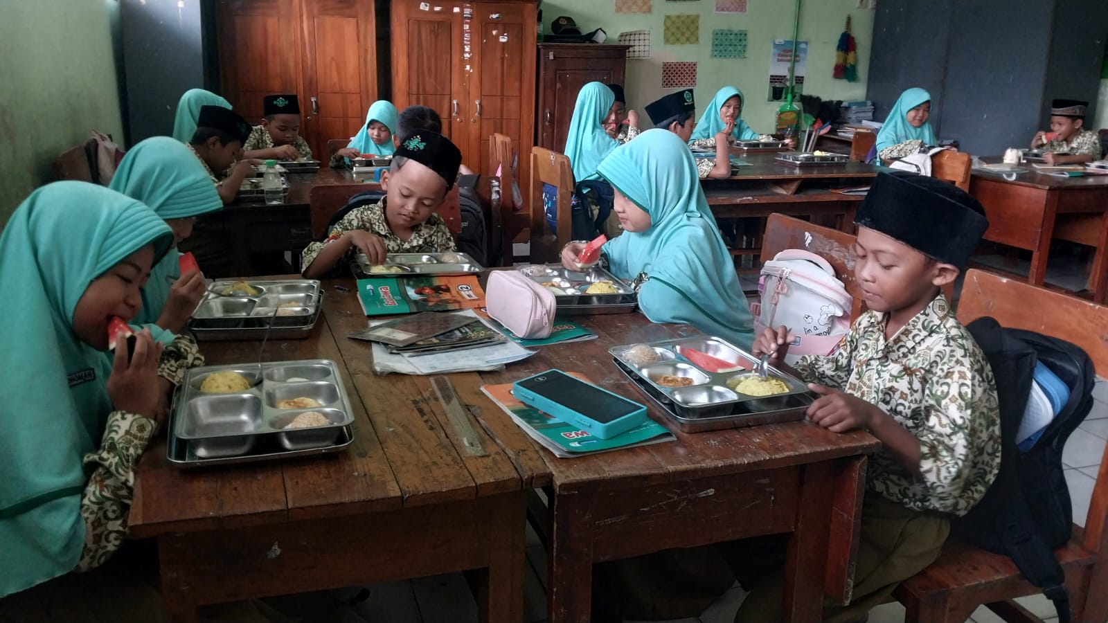 Program MBG Kembali Bergulir di MIN 3 Mojokerto