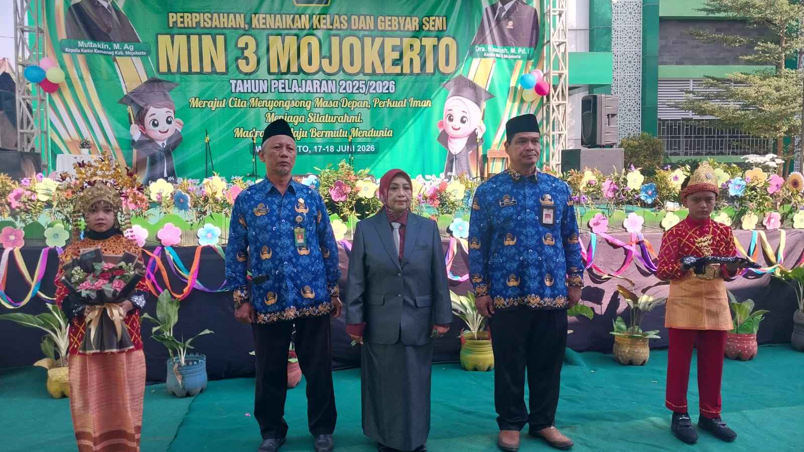 HAFLAH AKHIRUSSANAH, MUTTAKIN : Pendidikan Bisa Merubah Nasib Seseorang